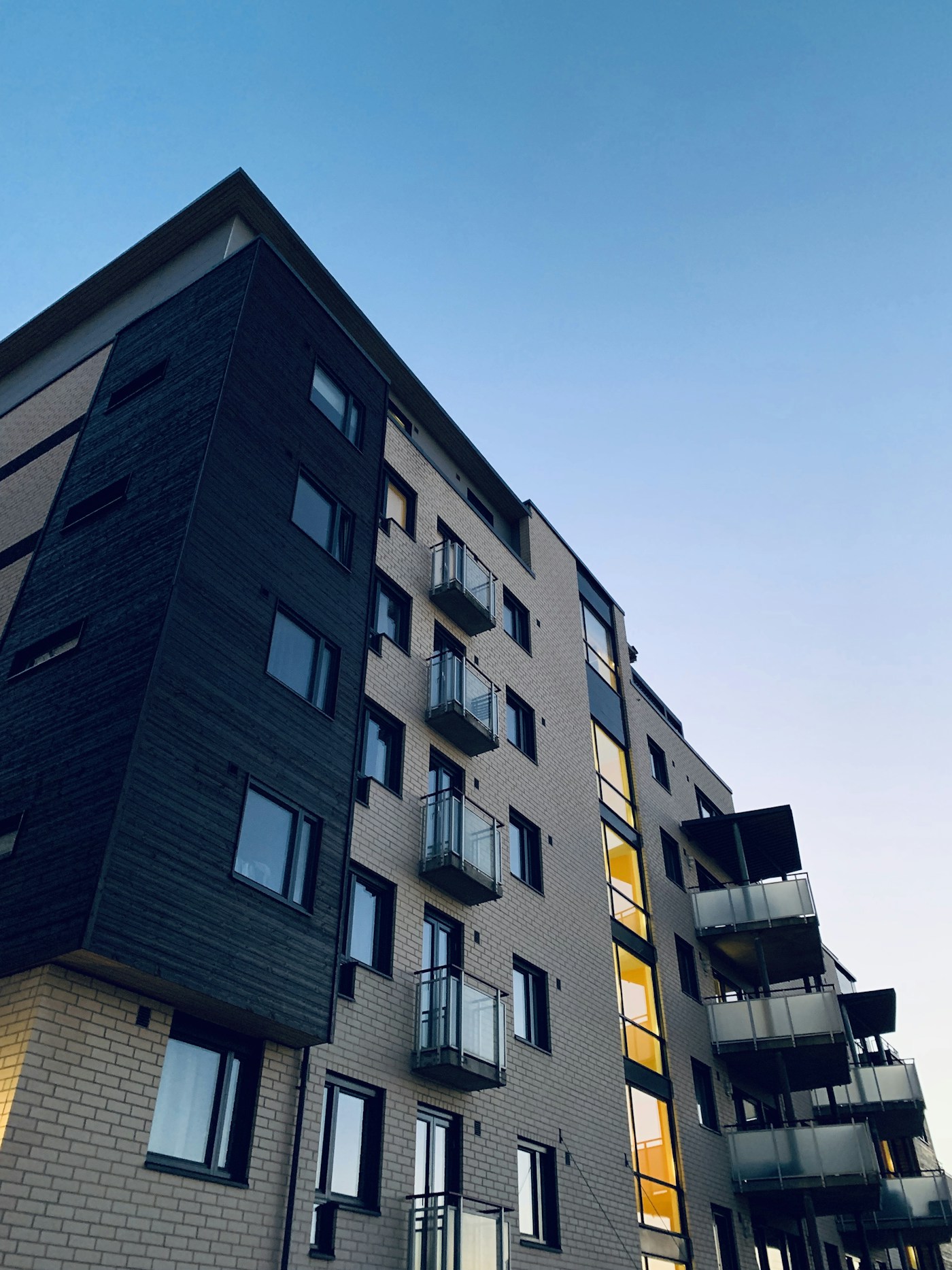 Pinetum Place boutique condominium exterior architecture